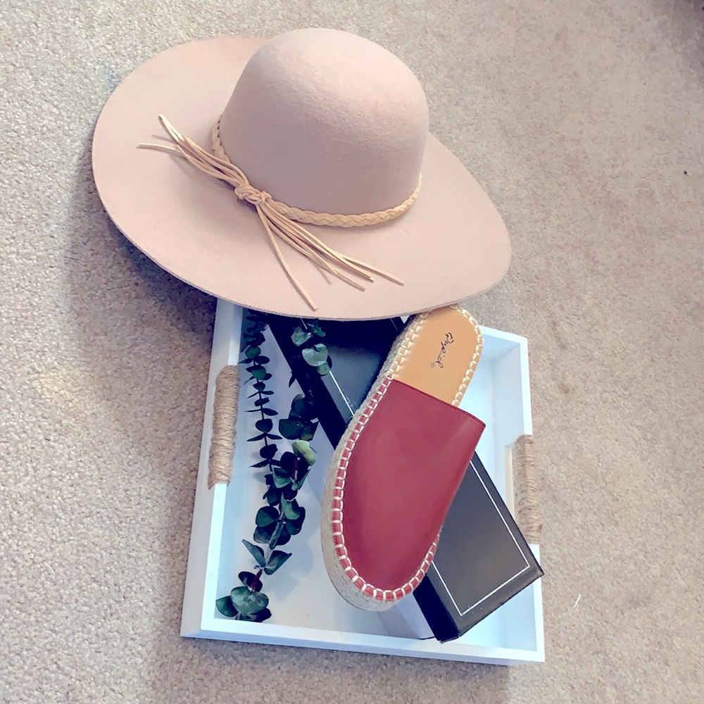 SELLING FAST!! Amazing comfy mule espadrille.Get yours!